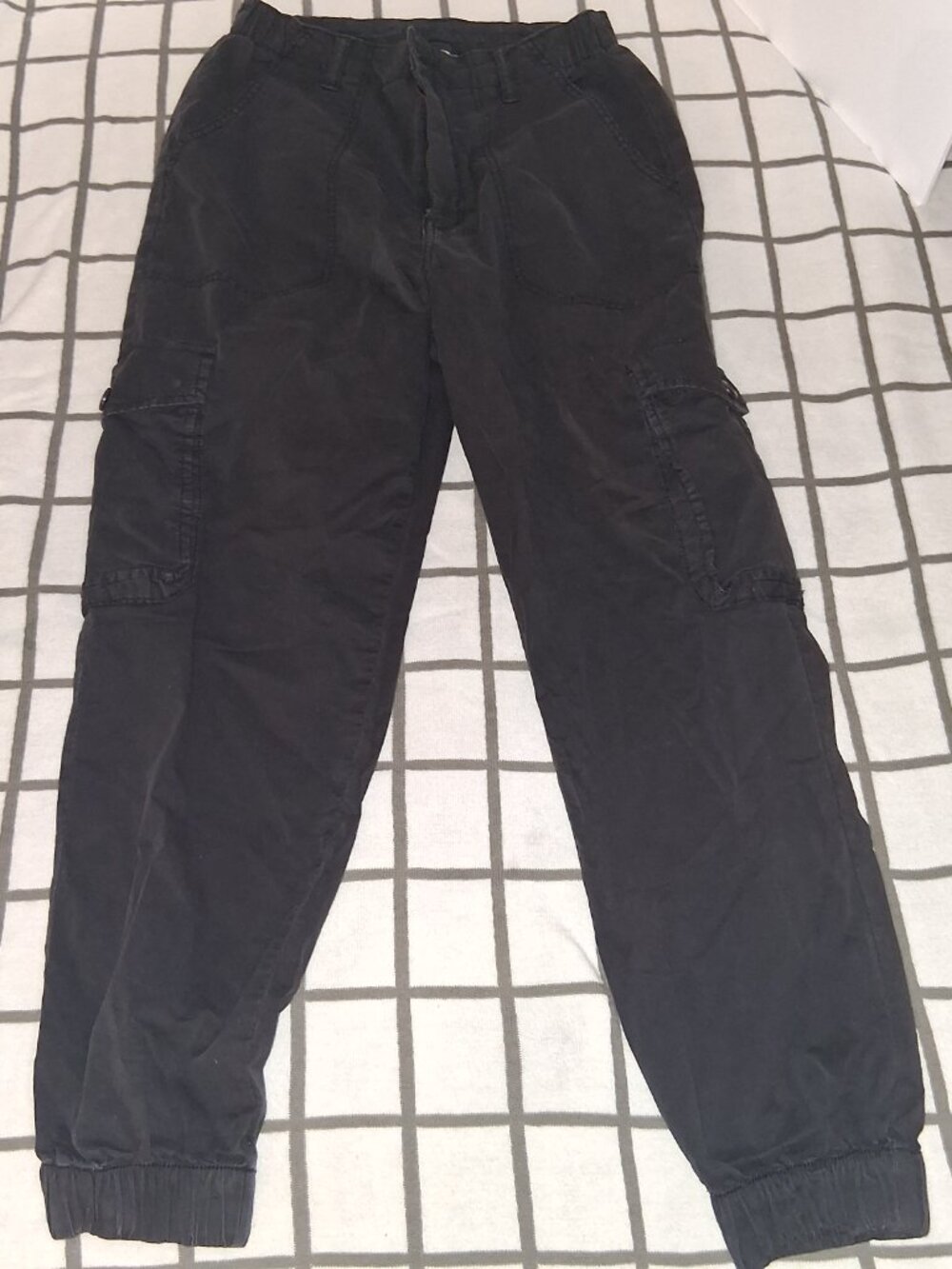 Size 6 Short Women’s American Eagle Super Stretch Cuffed Ankle Pants